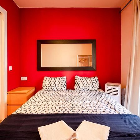 Three Bedroom Apartment In Sants Barcelona Exterior foto