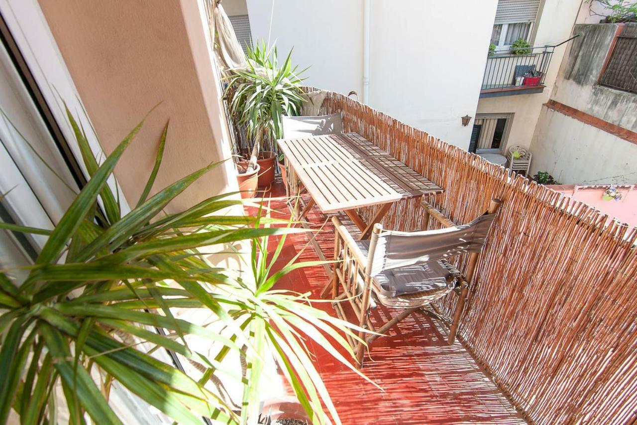 Three Bedroom Apartment In Sants Barcelona Exterior foto