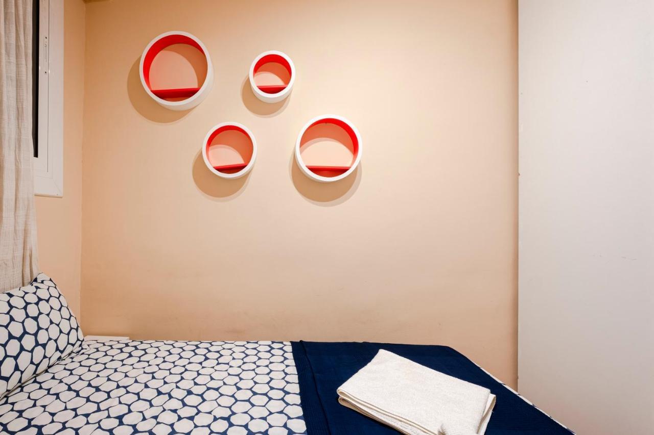 Three Bedroom Apartment In Sants Barcelona Exterior foto