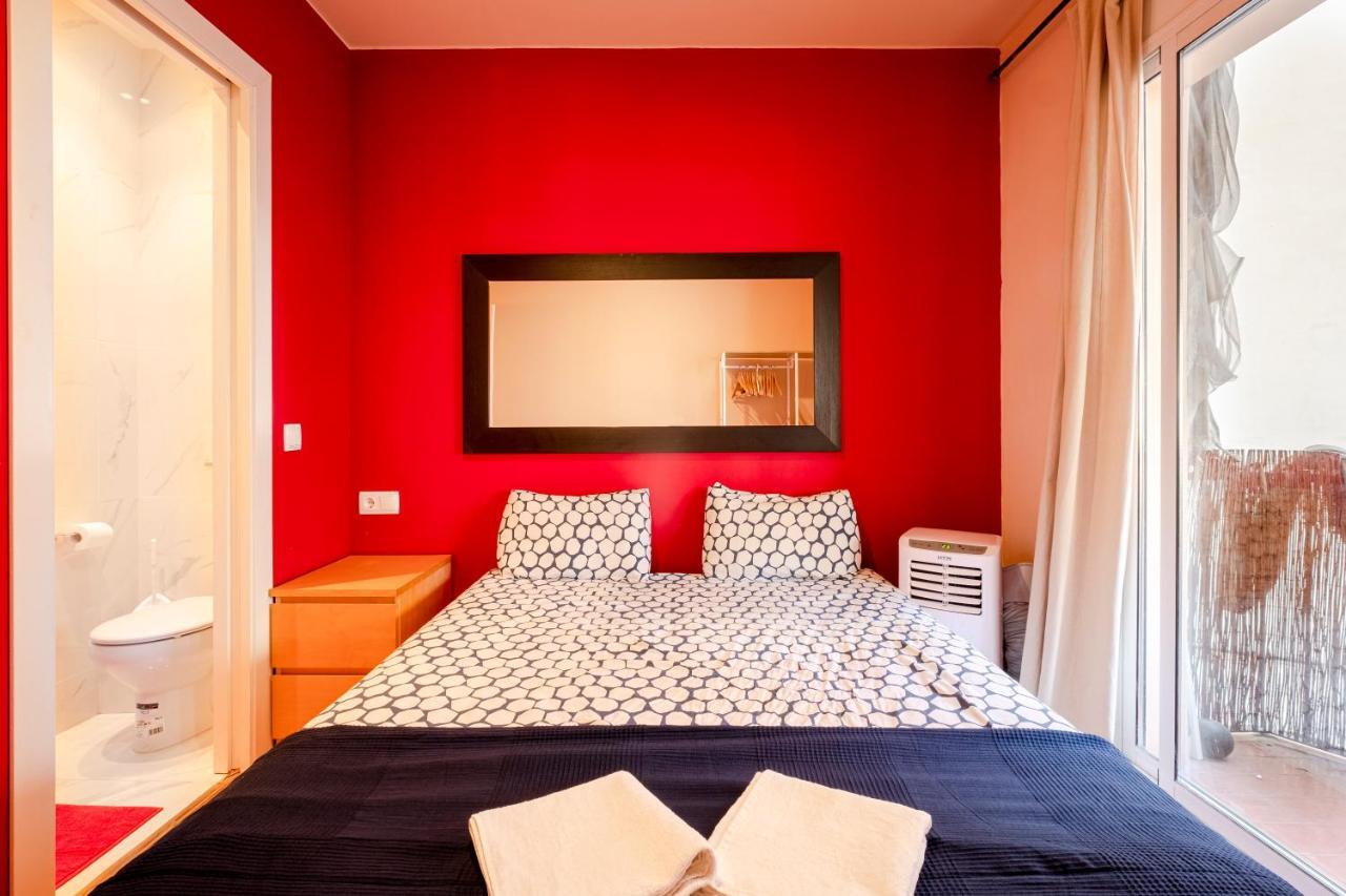 Three Bedroom Apartment In Sants Barcelona Exterior foto